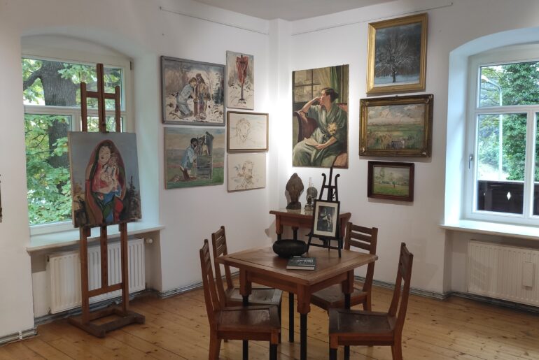 Przenieśli pracownię malarza do muzeum