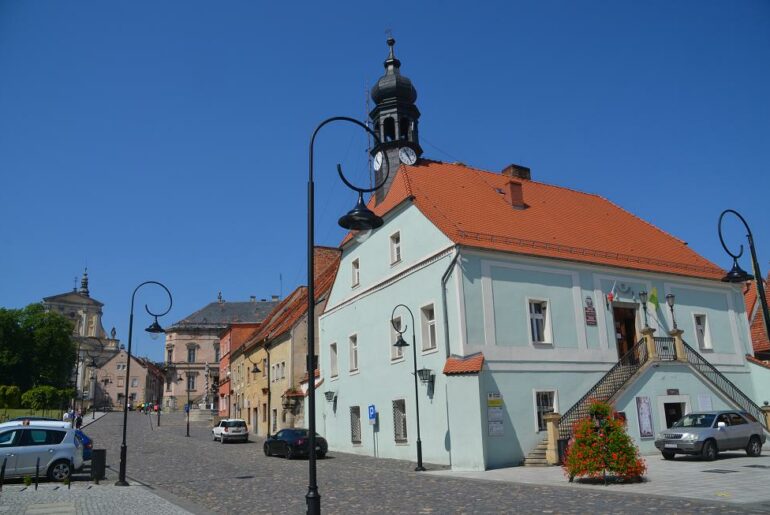 Dlaczego w Lubomierzu nie ma bankomatu?