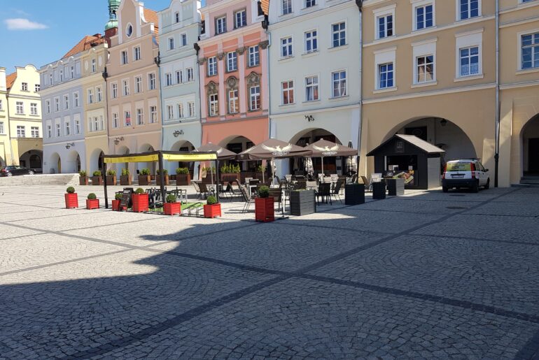 Groszowe opłaty za ogródki gastronomiczne