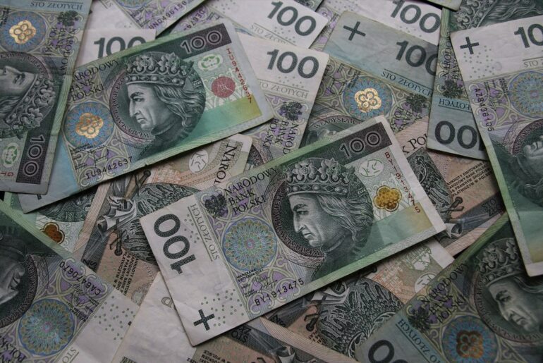 Szkoły zamknięte do 24 maja. Znany termin matur i egzaminów dla ósmoklasistów