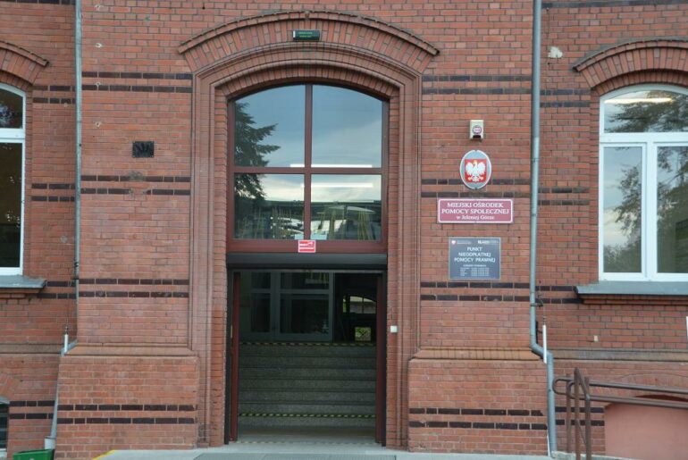 Mniej pracy, przybywa korzystających z MOPS