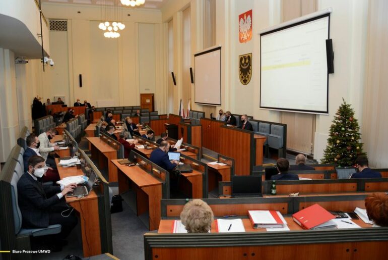 Co się dzieje w urzędzie marszałkowskim?