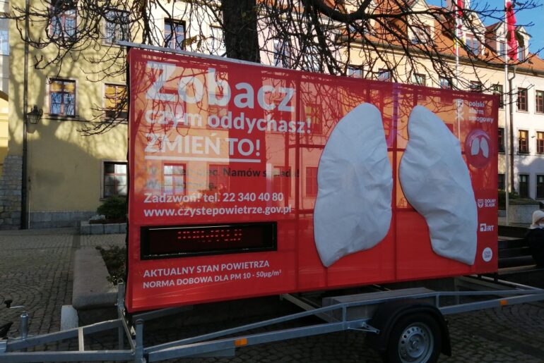Na placu Ratuszowym sprawdź czym oddychamy