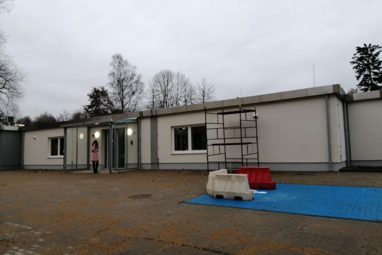 Pierwsi pacjenci w szpitalu modułowym