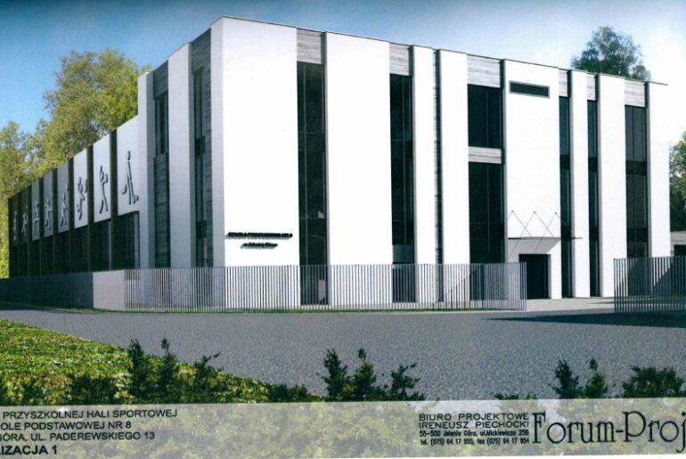 Sala sportowa  przy „8” będzie gotowa za rok