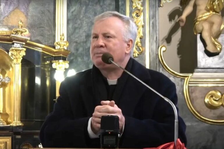 Ksiądz porównał szczepienia do eksperymentów nazistów. Kościół reaguje