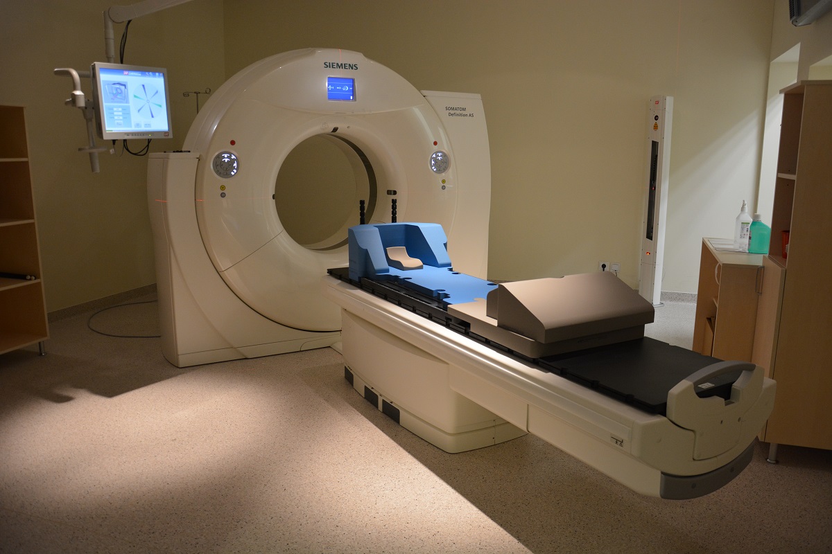Dzięki szerokiemu zasięgowi badania tomografem komputerowym, podczas jednej wizyty można wykryć różnego rodzaju zmiany w organizmie pacjenta, nie tylko nowotworowe.