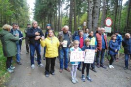 Protest przeciwko planom dewastacji Drogi pod Reglami