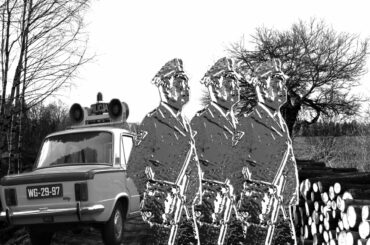 Z ARCHIWUM X. Trzech na jednego