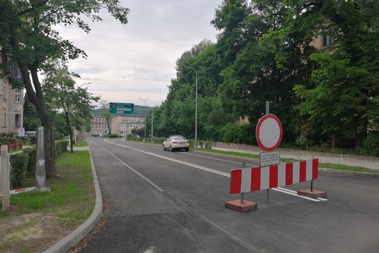 Po 20 czerwca powinnyśmy przejechać już całą, wyremontowaną ulicą Wojska Polskiego w Jeleniej Górze